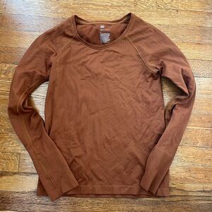 All In Motion base layer / long sleeve shirt